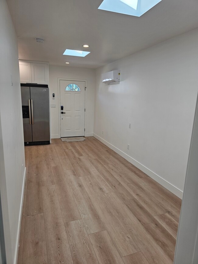 Building Photo - 8219 Barnsley Ave