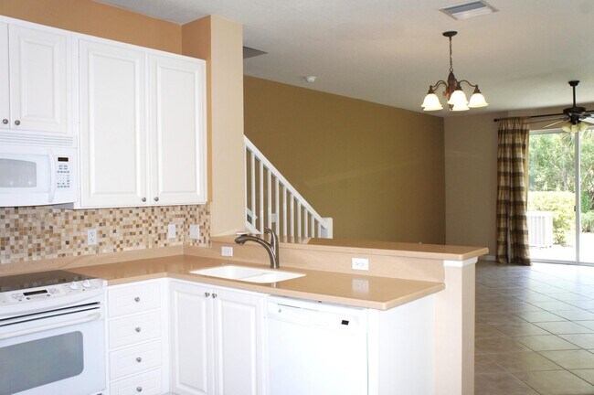 Building Photo - 1056 Pinewood Lake Ct