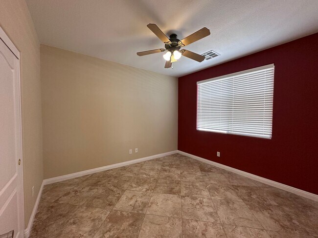 Building Photo - Summerlin Beauty