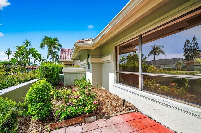 Building Photo - 9721 Majestic Way