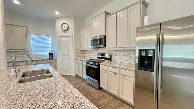 Building Photo - 4516 Bartagrass Dr