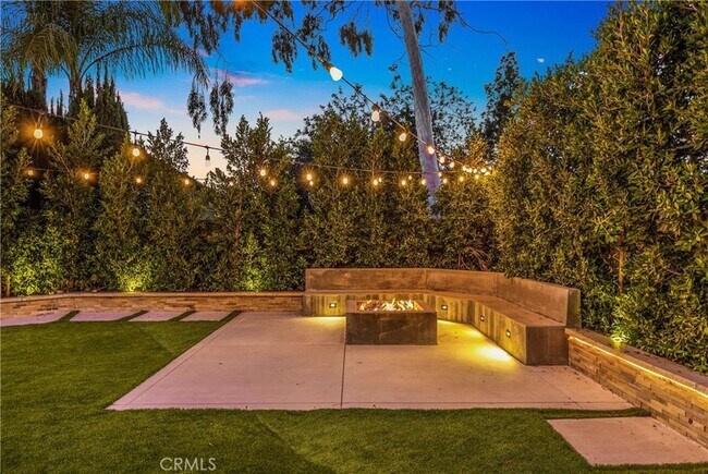 Building Photo - 1320 N Van Gogh Cir