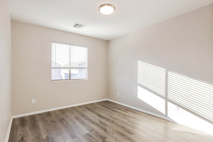 Building Photo - 7506 S 14th St