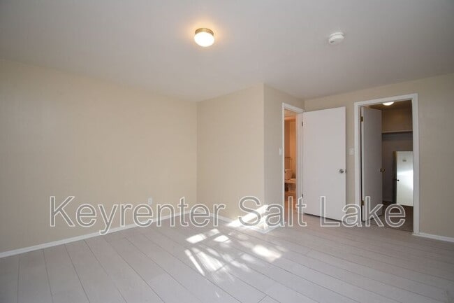 Building Photo - 3582 E Mardonna Way