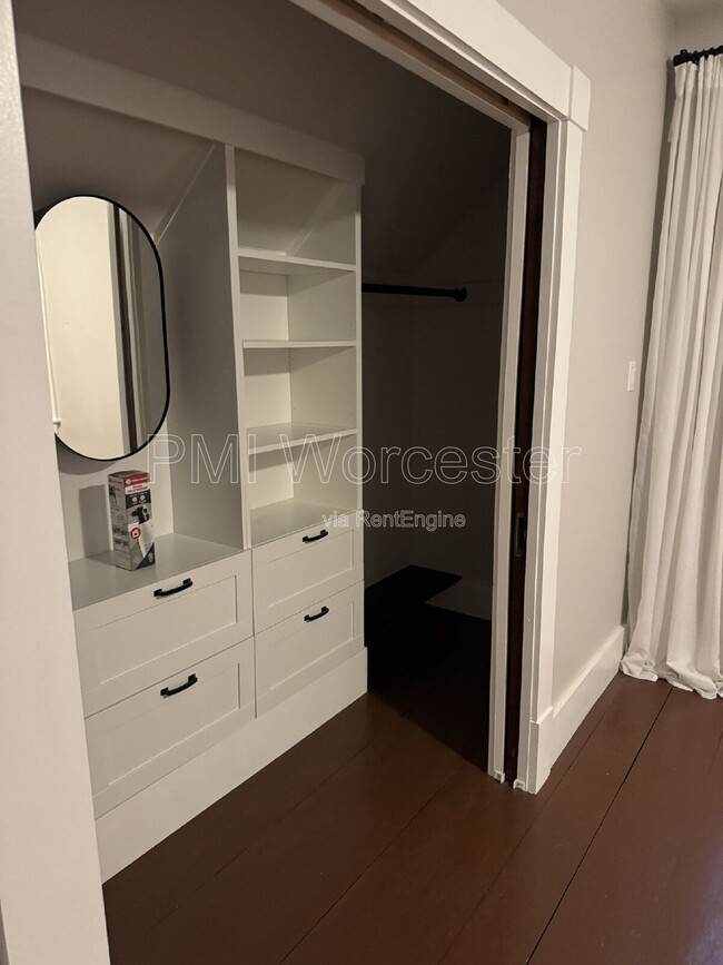 Building Photo - 161 Lincoln St