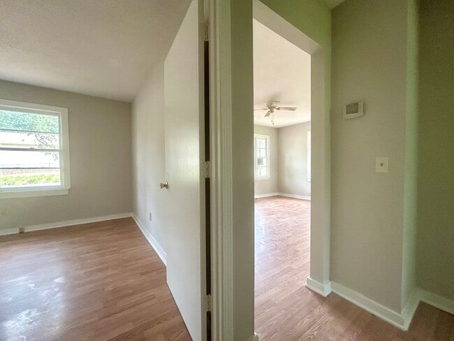 Building Photo - 1646 Amhurst St