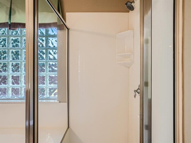 Building Photo - 210 Arrowhead Trail