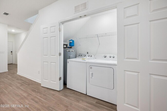 Building Photo - 36 Soria Dr