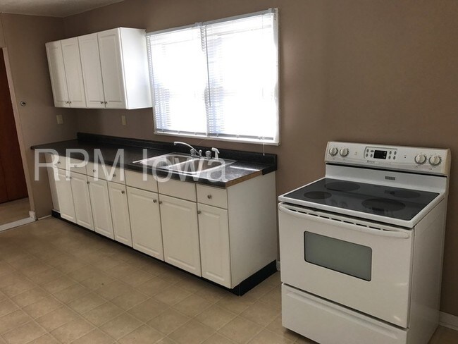 Building Photo - 4920 NW 51st St