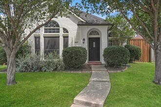Building Photo - 3173 Riverside Dr