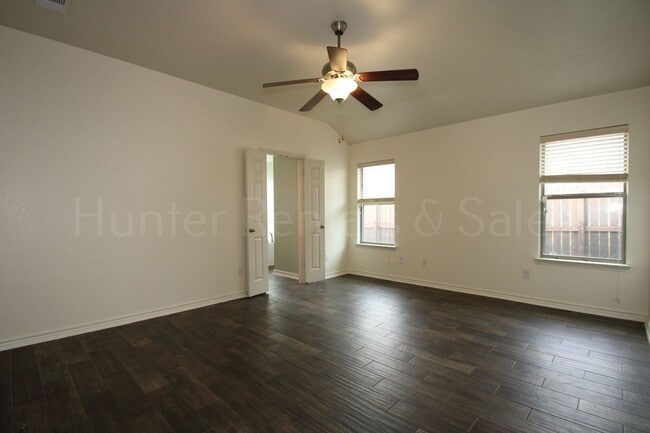 Building Photo - 4 Bedroom in Copperas Cove’s House Creek N...