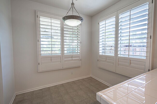 Building Photo - Shangri-La Community cul-de-sac Home for Rent in Canyon Country!