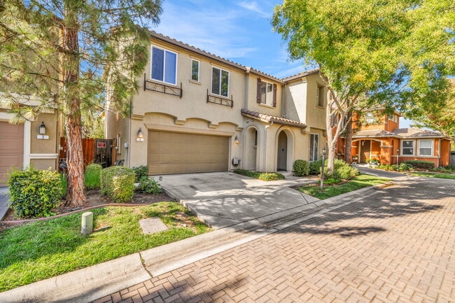 Building Photo - 9 Dulcibbella Pl