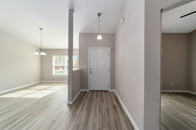 Building Photo - 10152 SW 188th Cir