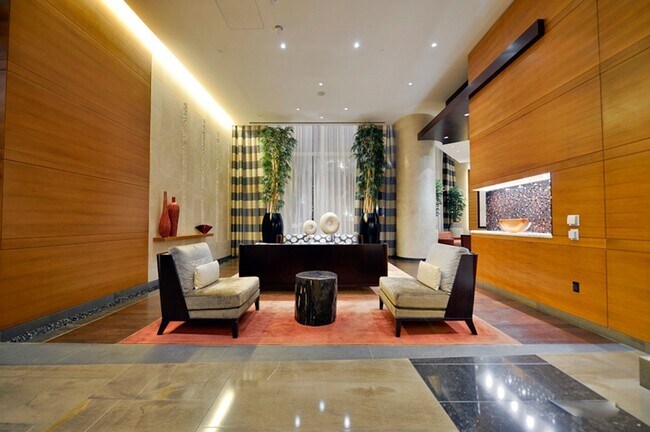 Building Photo - Waldorf Astoria 2711-City/Mtn views from t...