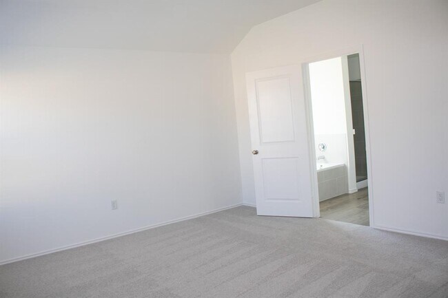 Building Photo - 203 Donnington Dr