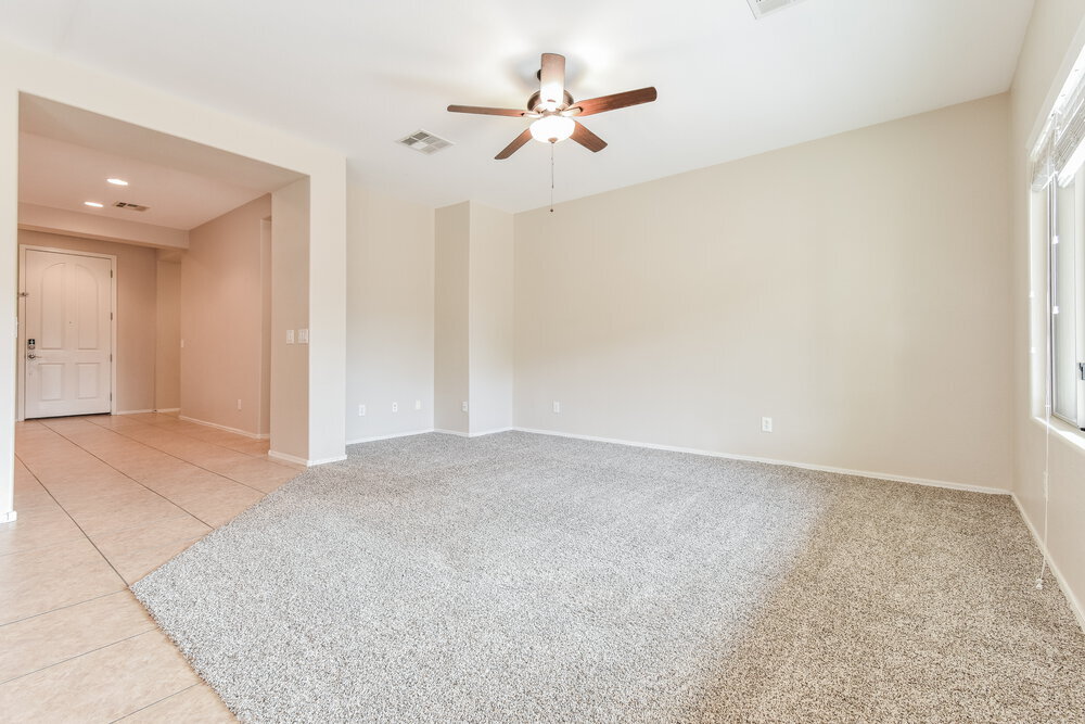 Building Photo - 15629 W MacKenzie Dr