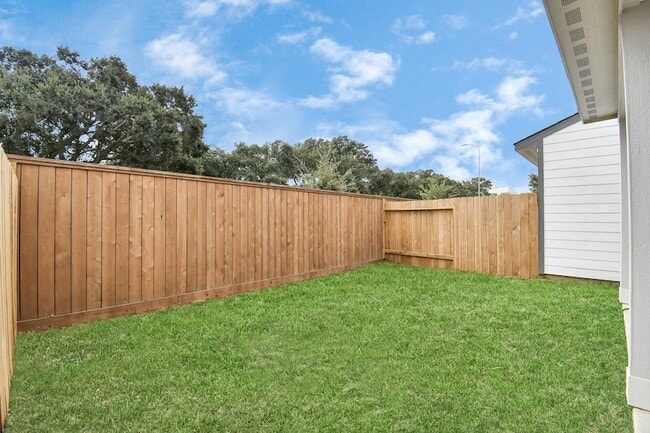 Building Photo - 17129 White Acer Wy