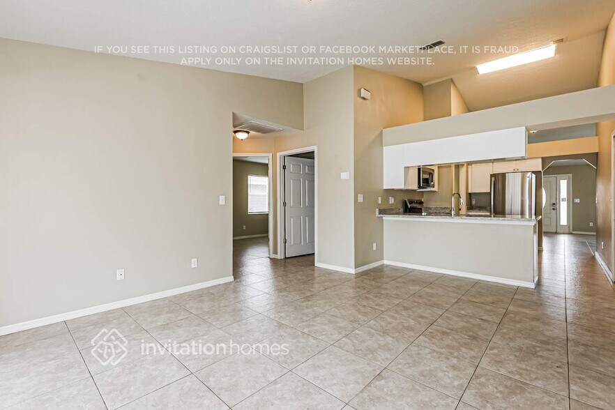 Building Photo - 2102 Ridgemore Dr