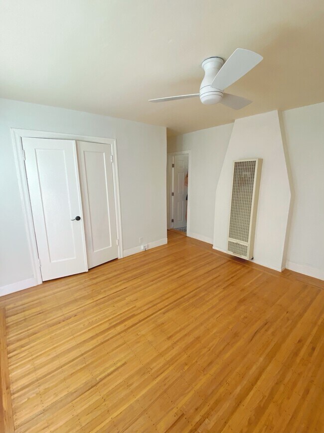 Building Photo - 5715 Genoa St