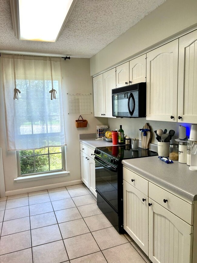Building Photo - Jefferson Square Condos - Jefferson Hwy/Bl...