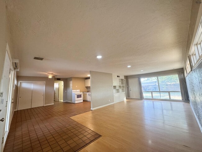 Building Photo - 4409 McCrory Ave