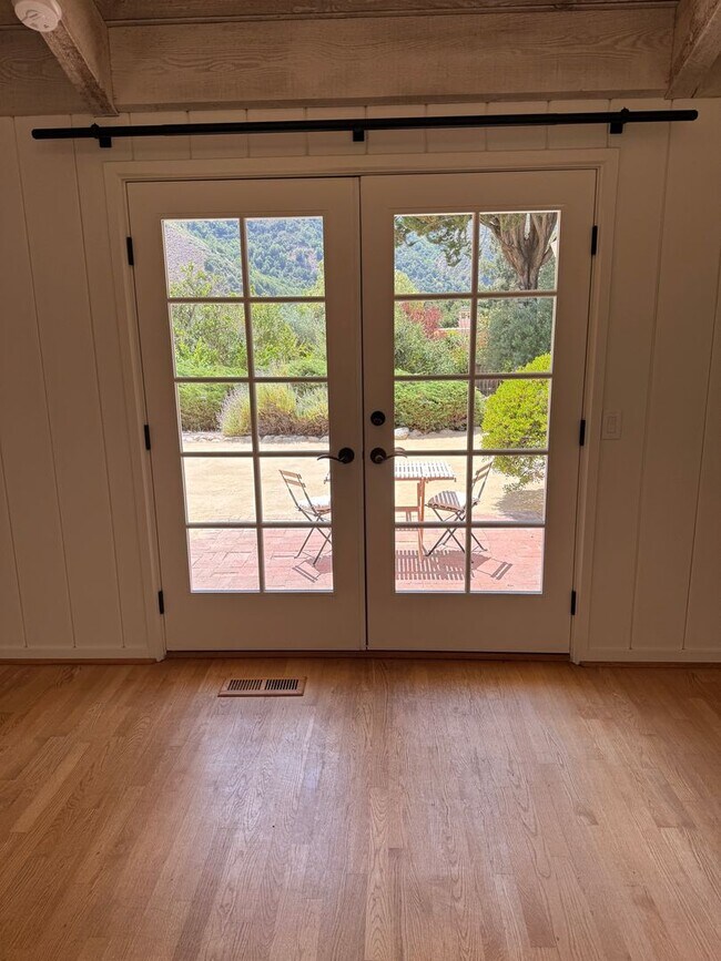Building Photo - Carmel Valley Village Home