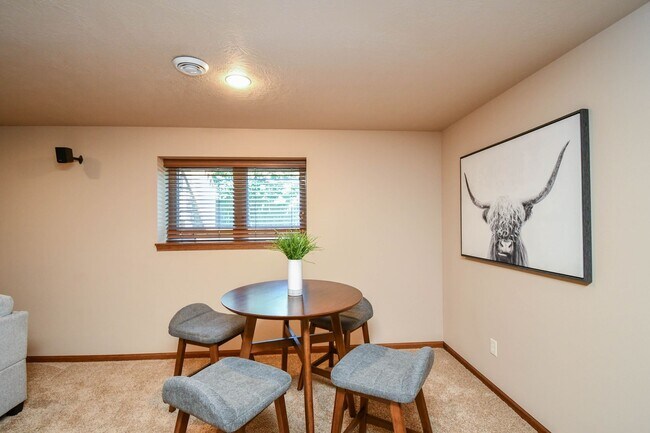 Building Photo - South Sioux Falls Rental with Open Layout ...