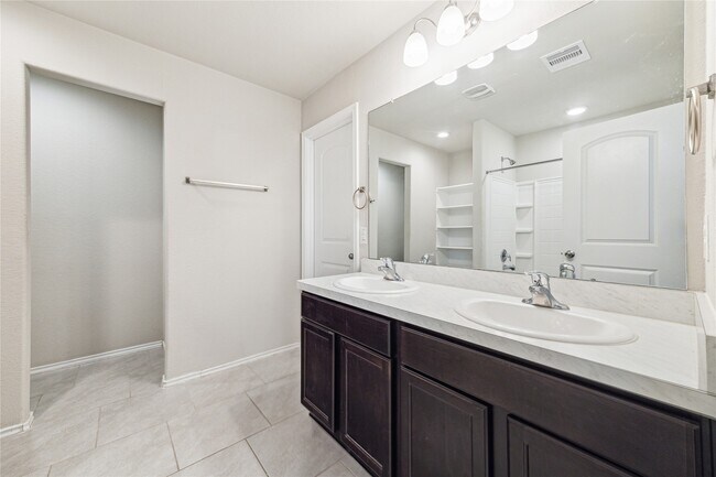 Building Photo - 23618 Bluewood Trace