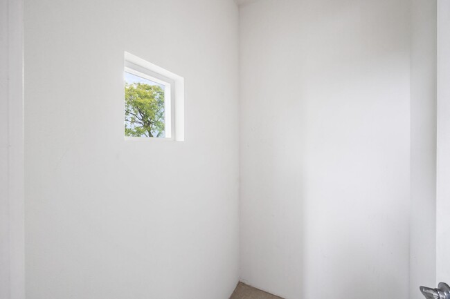 Building Photo - 1222 N Harbor Blvd