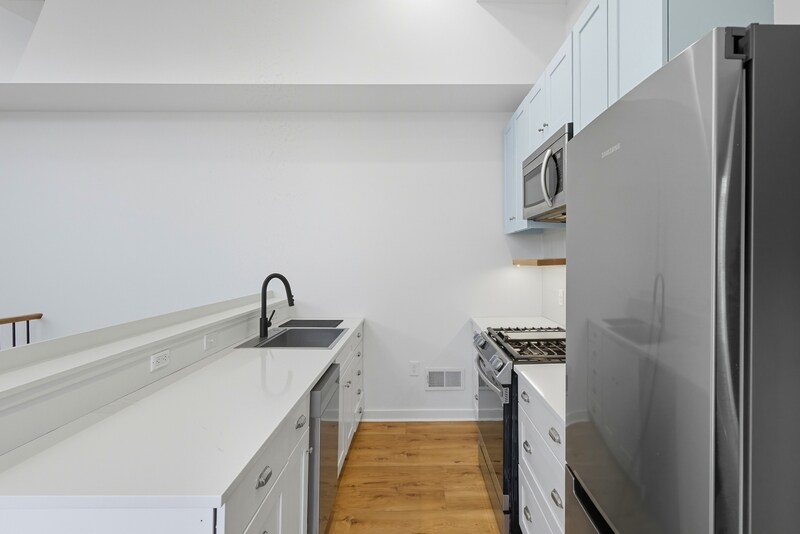 Building Photo - 3531 Claremont St