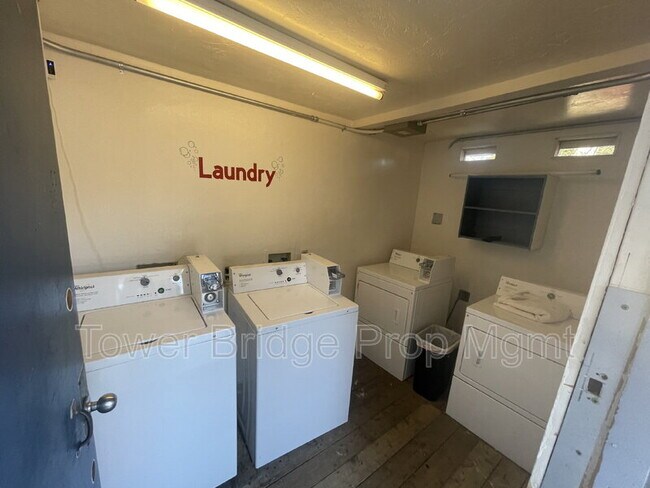 Building Photo - 474 Harding Ave