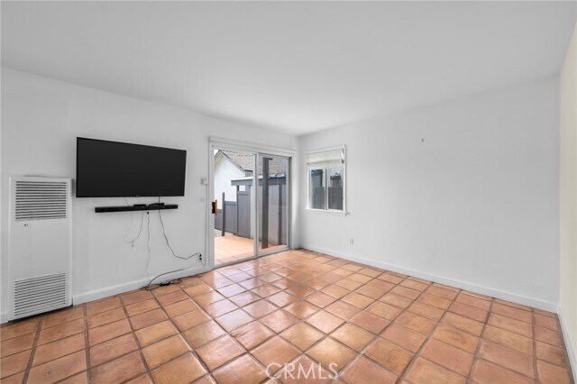 Building Photo - 606 Loma Dr