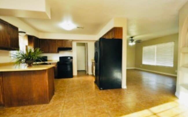 Building Photo - 352 Saguaro Drive