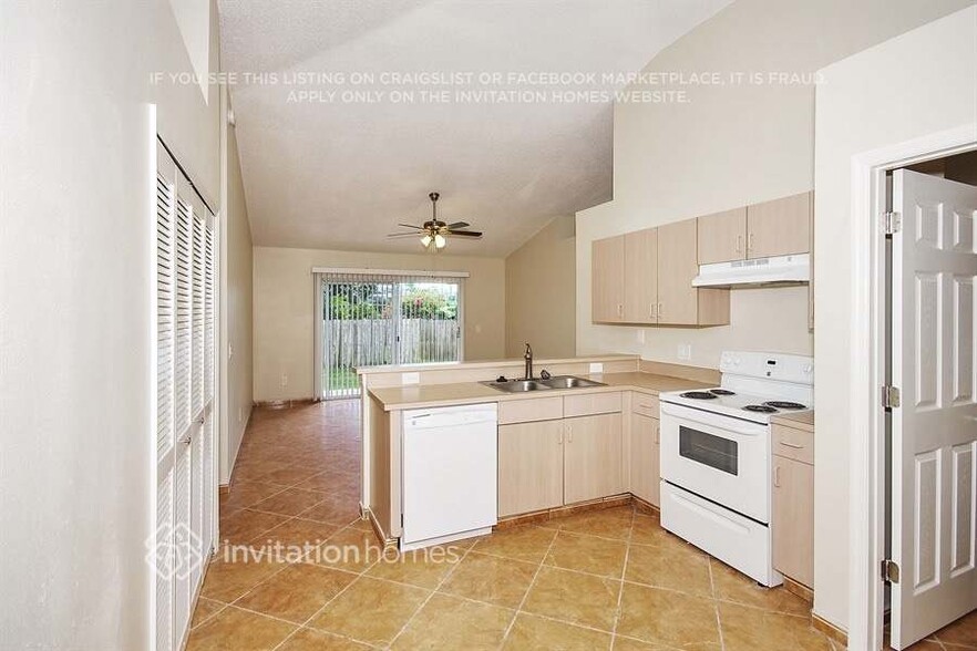 Building Photo - 9472 Brackin St