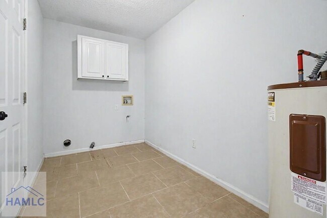 Building Photo - 219 Kevin Rd
