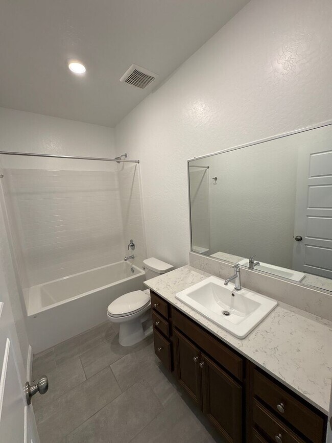 Building Photo - Lennar Home with Solar Available now for m...