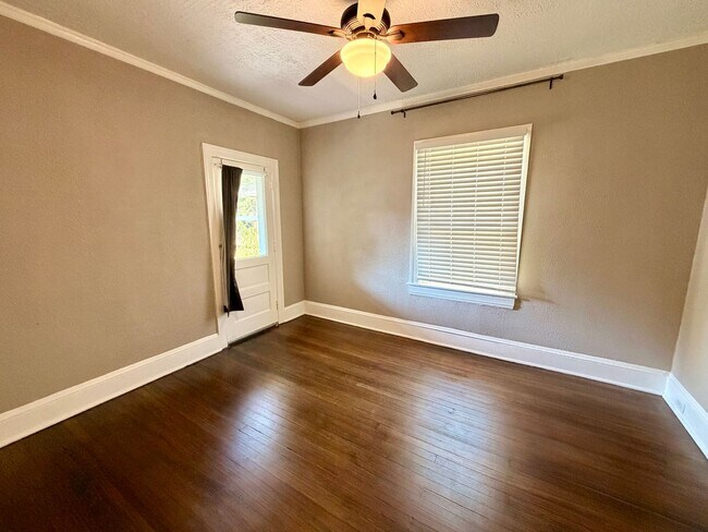 Building Photo - 1052 Edgar Avenue