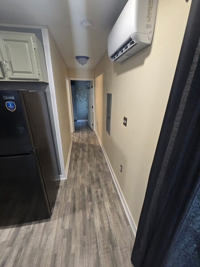 Building Photo - Maryville 37804 - Brand New 1 bedroom, 1 bath in the Heart of Maryville - Contact Troy Adams (865...