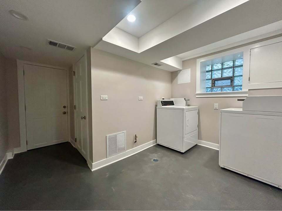 Building Photo - 4736 N Spaulding Ave