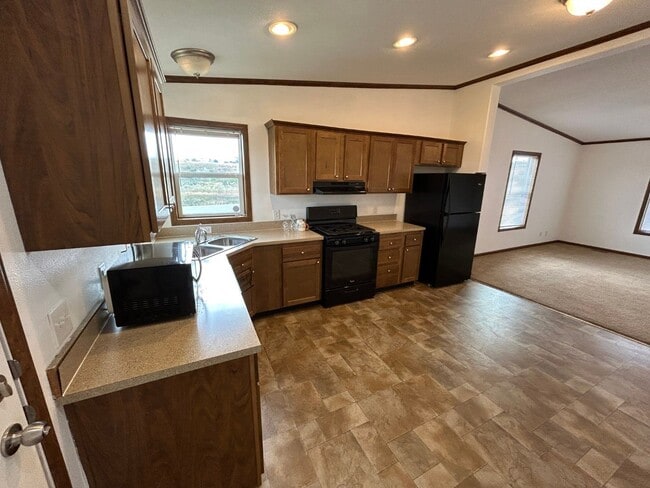 Building Photo - 220 Riverwood Dr