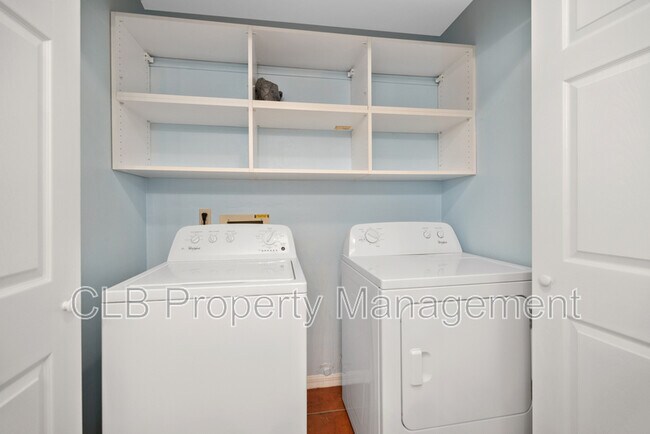 Building Photo - 6160 Sequoia Dr