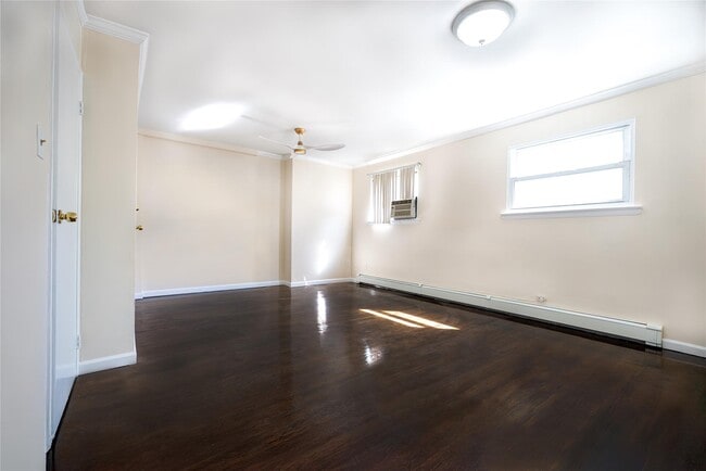 Building Photo - 266 Throgs Neck Blvd