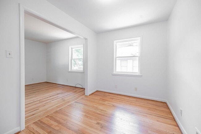 Building Photo - 119 Driftwood Pl