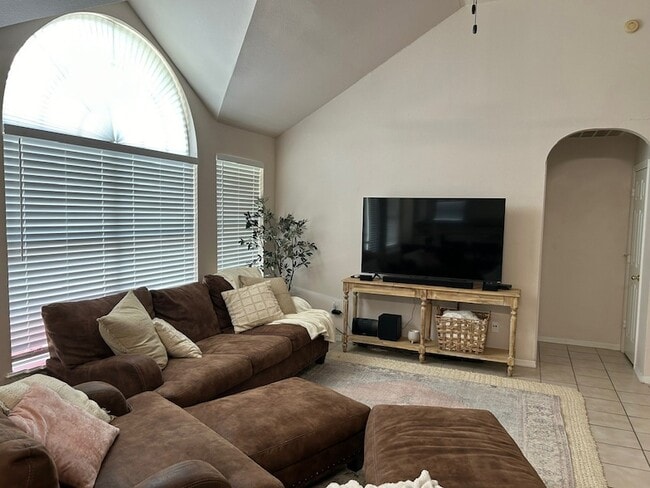 Building Photo - 5005 Shadowood Trl