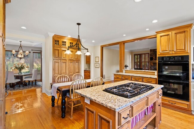 Building Photo - 1070 Riverwalk Point