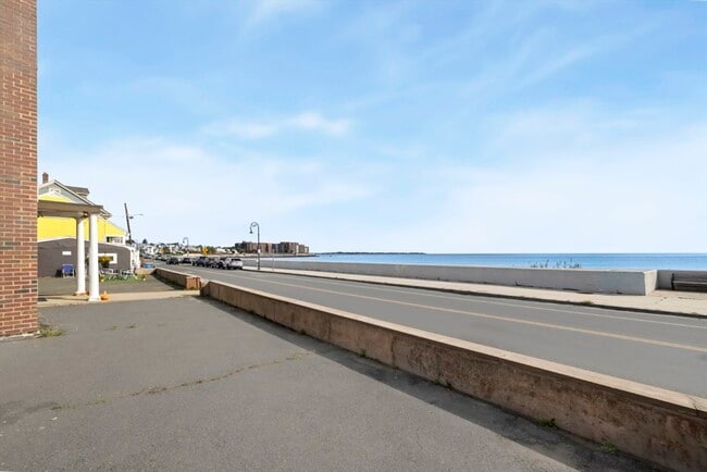 Building Photo - 222 Winthrop Shore Dr