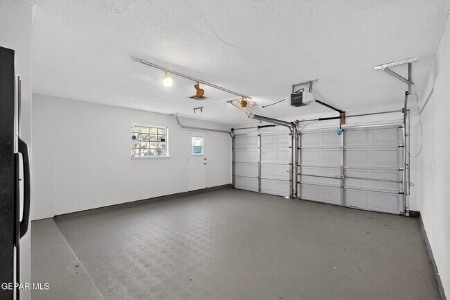 Building Photo - 1509 Lost Padre Mine Dr