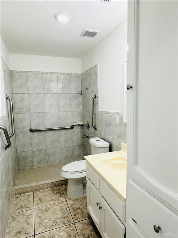 Building Photo - 12 Encino Dr