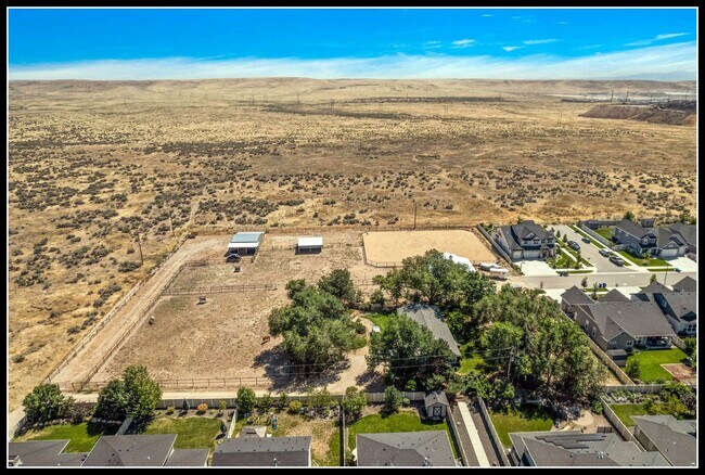 Building Photo - 3 Acre Horse Ranch & Home Rental SE Boise ...